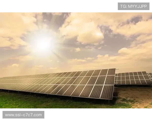 广东奥体中心新增遮阳挑檐与太阳能光伏板,推动绿色改造